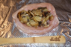 Мясо с шампиньонами в духовке - фото шаг 4