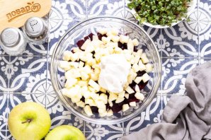 Салат из свеклы и яблок