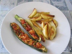Цуккини, фаршированный томатом и стручковой фасолью - фото шаг 7