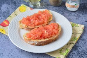 Испанские бутерброды с помидорами - фото шаг 7