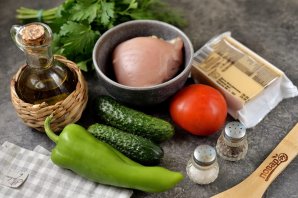 Салат с курицей, овощами и сыром - фото шаг 1