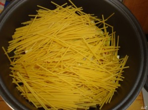Спагетти в мультиварке - фото шаг 3