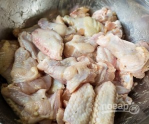 Куриные крылышки с сыром "Пармезан" в духовке - фото шаг 2