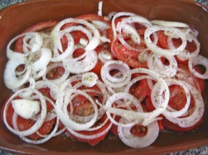 Скумбрия в духовке с помидорами - фото шаг 3
