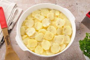 Запеканка из кабачков с картошкой и фаршем в духовке - фото шаг 8