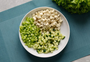 Салат с кукурузой и сельдереем - фото шаг 2
