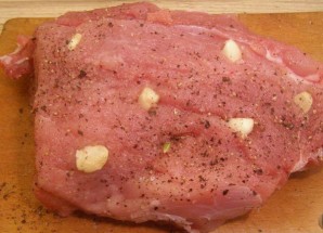 Мясо в духовке в фольге - фото шаг 4