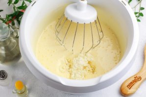 Творожный пирог с персиками - фото шаг 3