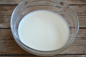 Бисквитное тесто с молоком - фото шаг 2