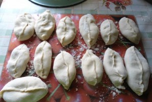 Пирожки с грибами солеными - фото шаг 3