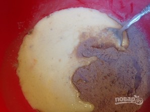 Простой шоколадный пирог из кислого молока - фото шаг 5