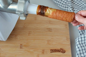 Домашняя колбаса в коллагеновой оболочке - фото шаг 9