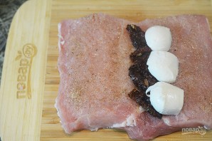 Мясо "Капрезе" с вялеными томатами и моцареллой - фото шаг 4