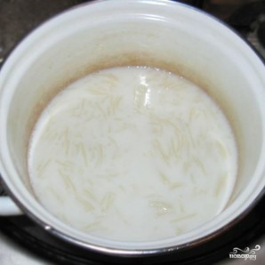 Молочный суп с вермишелью - фото шаг 2