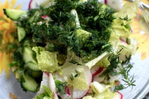 Летний салат с редисом и черемшой - фото шаг 3