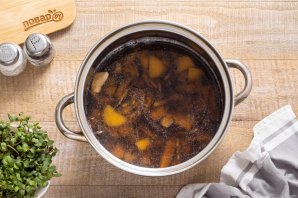 Постный грибной суп из сушеных грибов - фото шаг 7