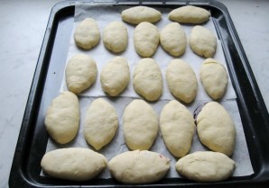 Пирожки с черникой в духовке - фото шаг 6