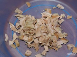 Салат с копченой курицей и кириешками - фото шаг 1