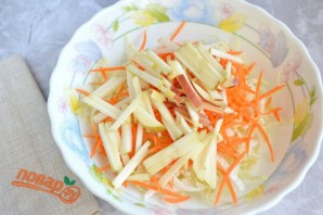 Легкий зимний салат - фото шаг 5