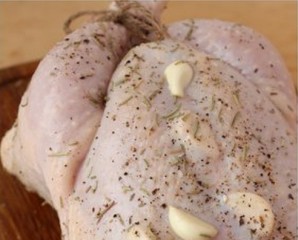 Курица с овощами в рукаве в духовке - фото шаг 1