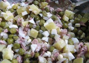 Простой салат из печени трески - фото шаг 4