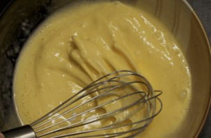 Омлет с сыром и зеленью - фото шаг 2