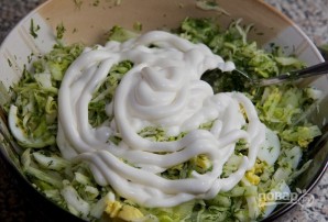 Салат с капустой и огурцом - фото шаг 7