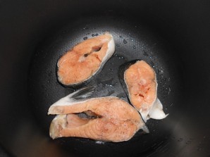 Рыба в мультиварке со сметаной - фото шаг 2
