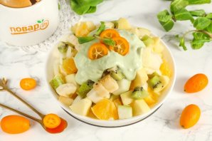 Фруктовый салат с заправкой из авокадо и йогурта - фото шаг 6