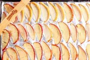 Сушеные яблоки в духовке - фото шаг 5