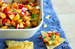 Салат с персиками и овощами - фото шаг 7