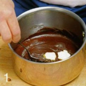 Шоколадный кекс с жидкой сердцевиной - фото шаг 1