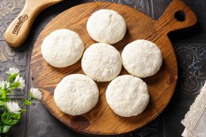 Замороженные сырники в аэрогриле - фото шаг 1