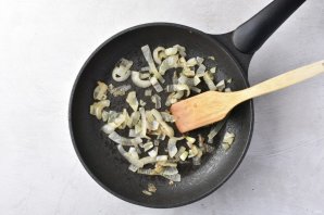 Полента с сыром и креветками - фото шаг 1