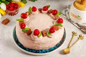 Бисквитный торт с шоколадным кремом и вишней - фото шаг 7