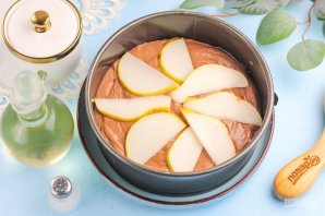 Шоколадный пирог с грушами - фото шаг 6