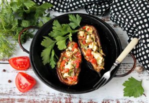 Баклажаны с брынзой и помидорами в духовке - фото шаг 9