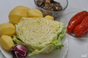 Грибы тушеные с овощами - фото шаг 1
