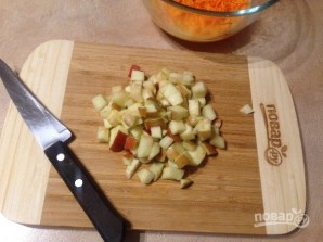 Маффины из цельнозерновой муки с яблоком и морковью - фото шаг 4