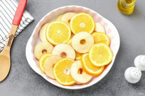 Гусь с яблоками и апельсинами в духовке - фото шаг 5
