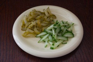 Салат с мясом и огурцом - фото шаг 1