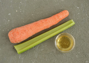 Сок из сельдерея и моркови - фото шаг 1