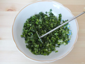 Постный салат с зеленым луком - фото шаг 2