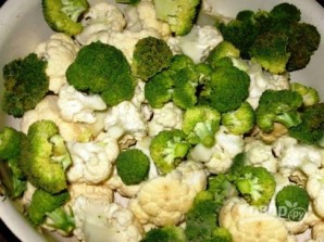 Запеканка из цветной капусты, брокколи и куриной грудки - фото шаг 1