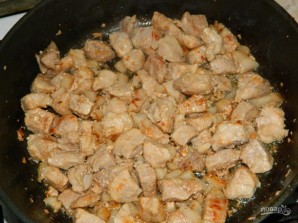 Мясная сковорода с рисом и кабачками - фото шаг 1