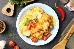 Запеканка из куриного филе с картошкой, грибами и сыром - фото шаг 8