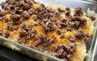 Фарш, картошка и сыр в духовке - фото шаг 7