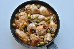 Курица по-средиземноморски с оливками - фото шаг 10
