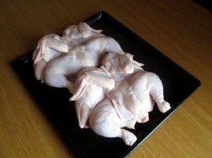 Курица в духовке с аджикой - фото шаг 1