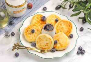 Сырники, запеченные в духовке - фото шаг 8